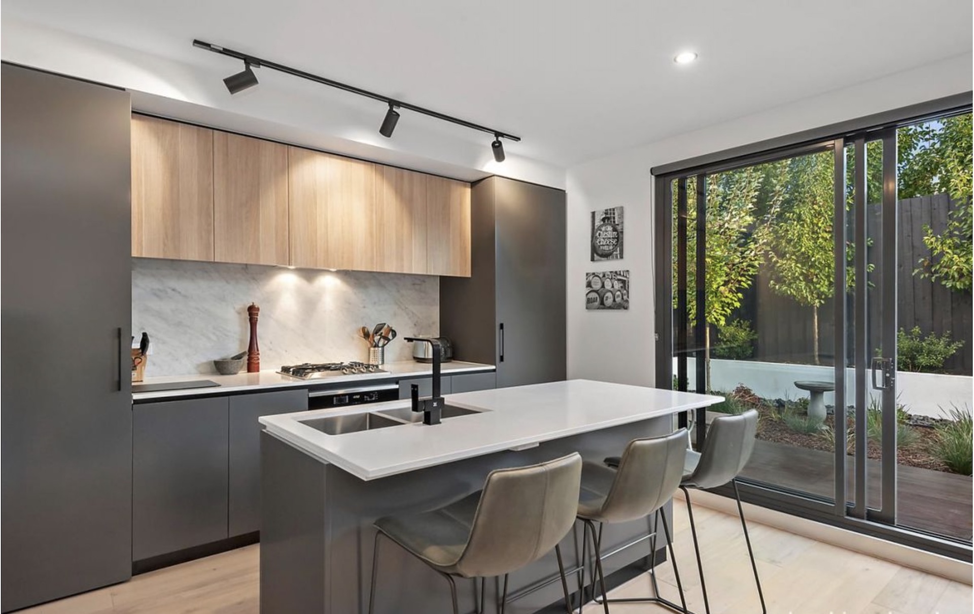 Malvern Apartments - 2